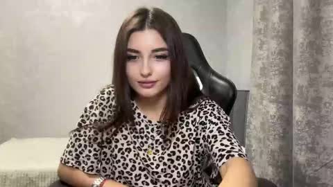 Snapshot of molly_ww chatting on November 2025 07:12:01 PM Molly online show from November 2025 07:12:01 PM