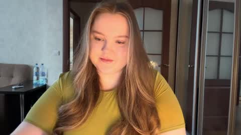 Snapshot of mollyas chatting on June 2026 10:05:02 AM Alice online show from June 2026 10:05:02 AM