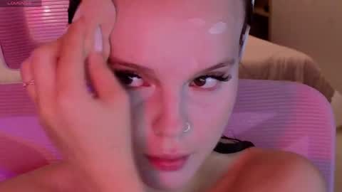 Snapshot of mollybossy chatting on May 2026 01:10:02 PM Molly online show from May 2026 01:10:02 PM