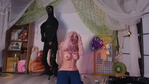 mollychan online show from February 2026 05:22:02 PM