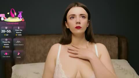 Molly online show from June 2026 08:43:01 PM