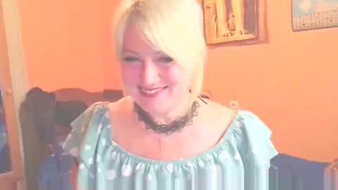 Snapshot of mollyjoyq chatting on May 2026 05:40:01 PM Mollyjoyq online show from May 2026 05:40:01 PM