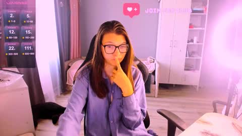  KIRA  online show from September 2025 03:28:02 AM