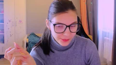  KIRA  online show from March 2026 01:52:02 AM