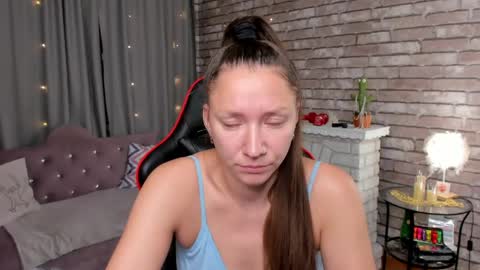 Snapshot of mollynay chatting on April 2026 01:21:02 AM hi im Molly heregreat boobs big heart warm pussy online show from April 2026 01:21:02 AM