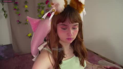 Snapshot of mollysb_05 chatting on November 2025 08:19:02 PM mollysb_05 online show from November 2025 08:19:02 PM