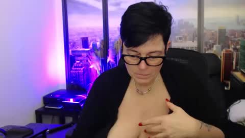 Snapshot of mollysun chatting on January 2025 04:27:01 PM MollySun Nina Randmann online show from January 2025 04:27:01 PM