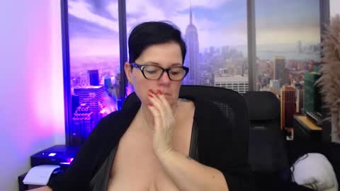 Snapshot of mollysun chatting on January 2025 06:32:02 PM MollySun Nina Randmann online show from January 2025 06:32:02 PM