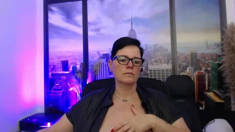 Snapshot of mollysun chatting on February 2025 07:28:02 PM MollySun Nina Randmann online show from February 2025 07:28:02 PM