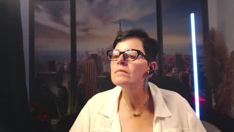 Snapshot of mollysun chatting on September 2025 04:30:01 PM MollySun Nina Randmann online show from September 2025 04:30:01 PM