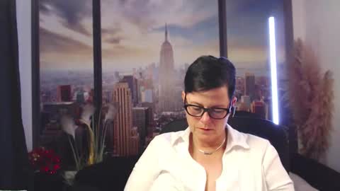 Snapshot of mollysun chatting on September 2025 06:54:01 PM MollySun Nina Randmann online show from September 2025 06:54:01 PM