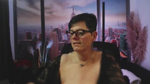 Snapshot of mollysun chatting on October 2025 06:39:01 PM MollySun Nina Randmann online show from October 2025 06:39:01 PM