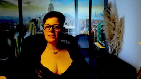 Snapshot of mollysun chatting on November 2025 08:25:02 PM MollySun Nina Randmann online show from November 2025 08:25:02 PM