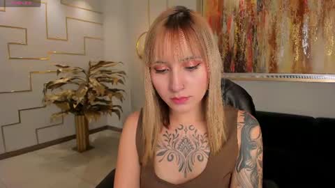 Molly Sunders online show from June 2026 09:13:02 PM