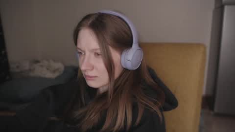 mollytucker online show from December 2024 05:08:01 PM