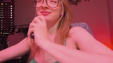 mollytucker online show from October 2025 02:45:02 PM