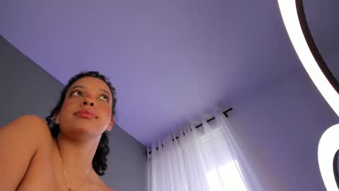 Snapshot of mollyybloom chatting on December 2024 04:35:02 PM Molly online show from December 2024 04:35:02 PM