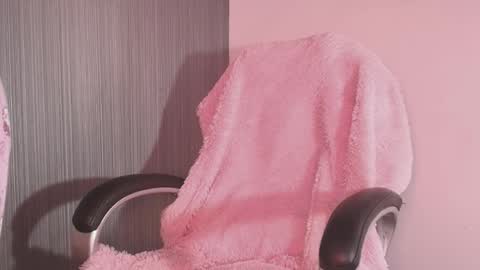 Snapshot of mollyycrystal chatting on October 2025 12:24:02 PM mollyycrystal online show from October 2025 12:24:02 PM