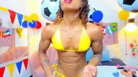 Snapshot of molyrestrepo chatting on June 2026 08:31:01 PM molyrestrepo online show from June 2026 08:31:01 PM