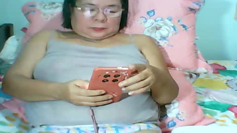 Snapshot of mombastic55 chatting on July 2026 08:32:01 AM mombastic55 online show from July 2026 08:32:01 AM