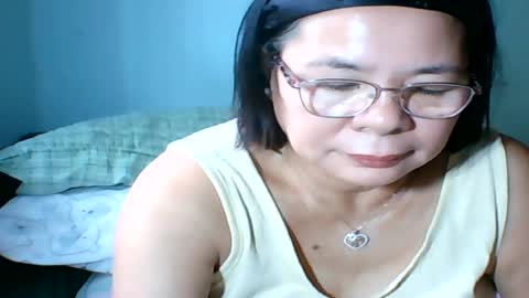 Snapshot of mombastic55 chatting on August 2026 01:18:01 AM mombastic55 online show from August 2026 01:18:01 AM