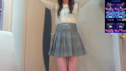 Snapshot of momentbeforedown chatting on January 2025 02:38:02 AM Hailey online show from January 2025 02:38:02 AM