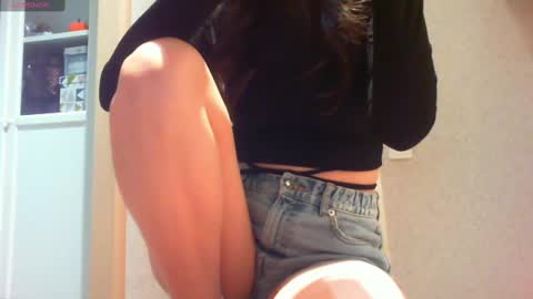 Snapshot of momentbeforedown chatting on February 2025 12:37:02 PM Hailey online show from February 2025 12:37:02 PM