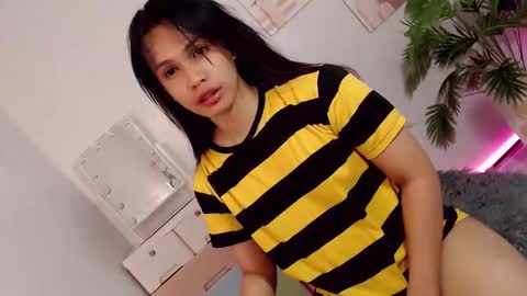 MOMIKHEM online show from September 2025 07:10:02 AM