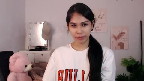 MOMIKHEM online show from July 2026 08:21:01 AM