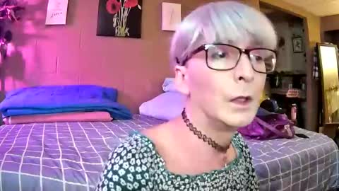 Snapshot of mommamadesissy chatting on January 2025 07:53:02 PM Bink online show from January 2025 07:53:02 PM