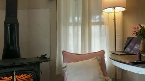 Snapshot of mommamia12 chatting on November 2025 03:26:02 PM Mia online show from November 2025 03:26:02 PM