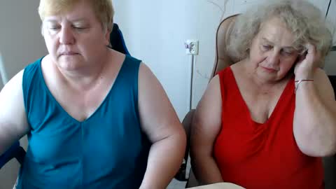Snapshot of mommy99x chatting on August 2026 09:04:01 AM Mommy99X online show from August 2026 09:04:01 AM