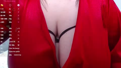 Snapshot of mommyissuess_ chatting on February 2025 11:41:01 PM Daphne  online show from February 2025 11:41:01 PM