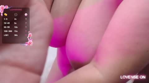 Snapshot of mommyissuess_ chatting on March 2025 02:15:01 AM Daphne  online show from March 2025 02:15:01 AM