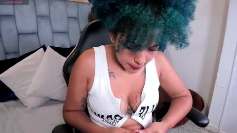 Momo  online show from September 2025 01:49:01 AM