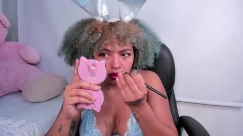 Momo  online show from April 2026 03:37:02 AM