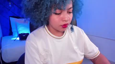 Snapshot of momo_ayasse chatting on June 2026 04:48:02 AM Momo online show from June 2026 04:48:02 AM