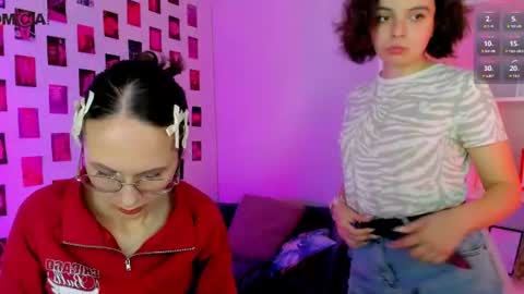 Snapshot of mona_cloud chatting on June 2026 08:45:02 AM Mona online show from June 2026 08:45:02 AM