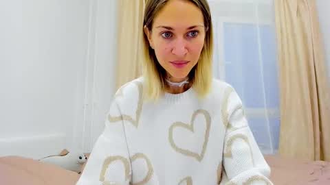 Snapshot of mona_cruz chatting on December 2024 05:16:01 AM Mona online show from December 2024 05:16:01 AM