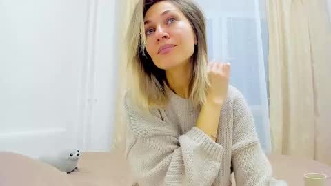 Snapshot of mona_cruz chatting on December 2024 05:07:01 AM Mona online show from December 2024 05:07:01 AM