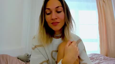 Snapshot of mona_cruz chatting on December 2024 08:56:01 AM Mona online show from December 2024 08:56:01 AM