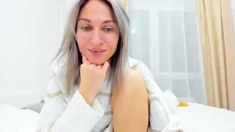 Snapshot of mona_cruz chatting on February 2025 09:50:02 PM Mona online show from February 2025 09:50:02 PM