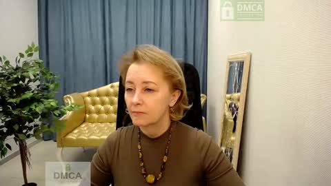 Snapshot of mona_w chatting on February 2026 10:55:02 AM Mona online show from February 2026 10:55:02 AM