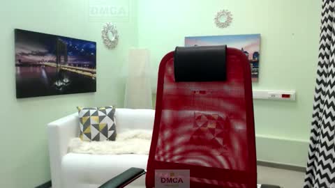 Snapshot of mona_w chatting on February 2026 10:56:02 AM Mona online show from February 2026 10:56:02 AM