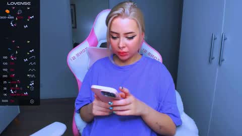 Snapshot of monalauu chatting on December 2024 11:13:02 PM online show from December 2024 11:13:02 PM