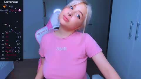 Snapshot of monalauu chatting on January 2025 11:10:02 AM online show from January 2025 11:10:02 AM