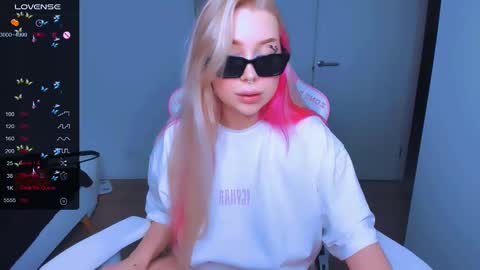 Snapshot of monalauu chatting on March 2025 03:12:02 PM online show from March 2025 03:12:02 PM