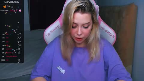 Snapshot of monalauu chatting on September 2025 02:06:02 AM online show from September 2025 02:06:02 AM