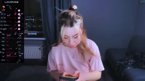 Snapshot of monalauu chatting on February 2026 03:32:02 AM online show from February 2026 03:32:02 AM