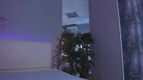 Monica online show from April 2026 05:42:02 PM